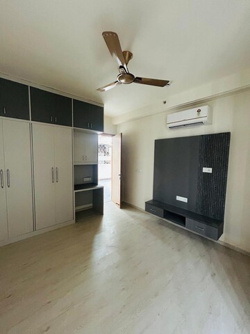 Room in 3 BHK Apartment at M3M Heights, Sector 65 – for Rent