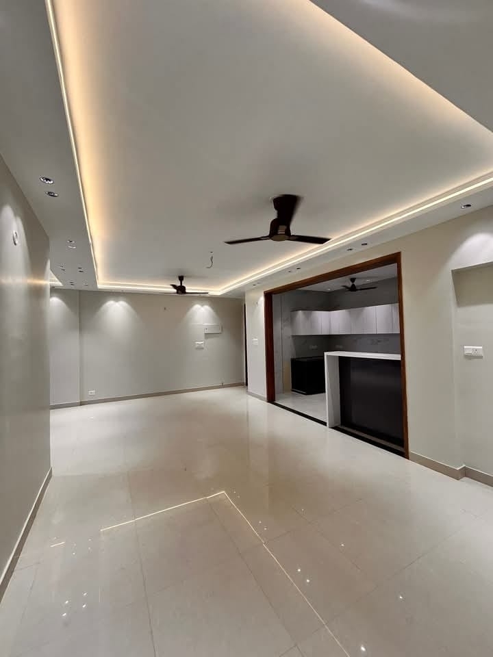 3 BHK + Pooja Room,Study Room Apartment For Sale in Ultra Luxury Apartment dw