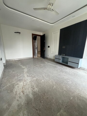 Room in 3 BHK Builder Floor at Punjabi Bagh West – for Sale