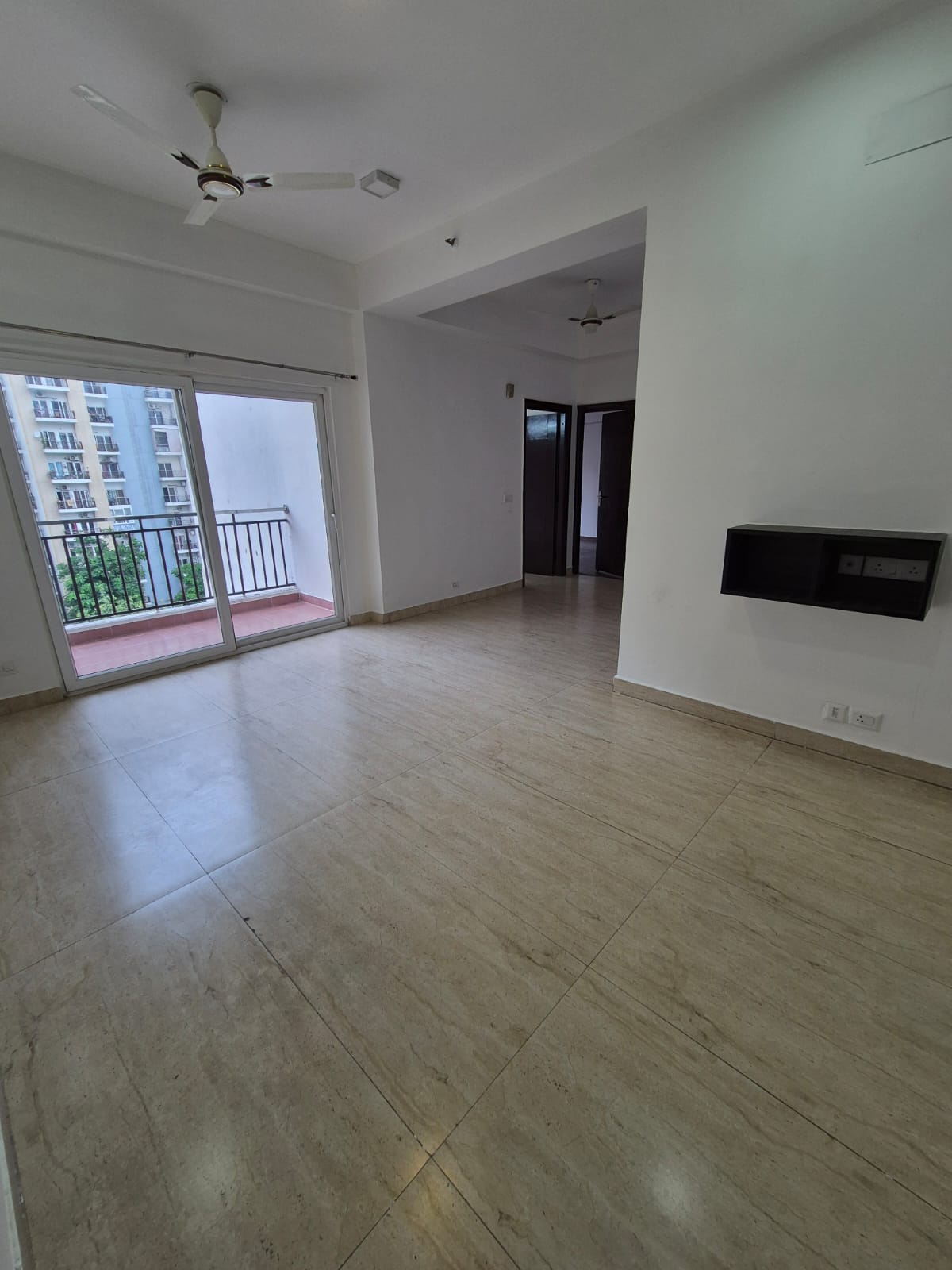 2.5 BHK Apartment For Sale in Gaur City 5th Avenue