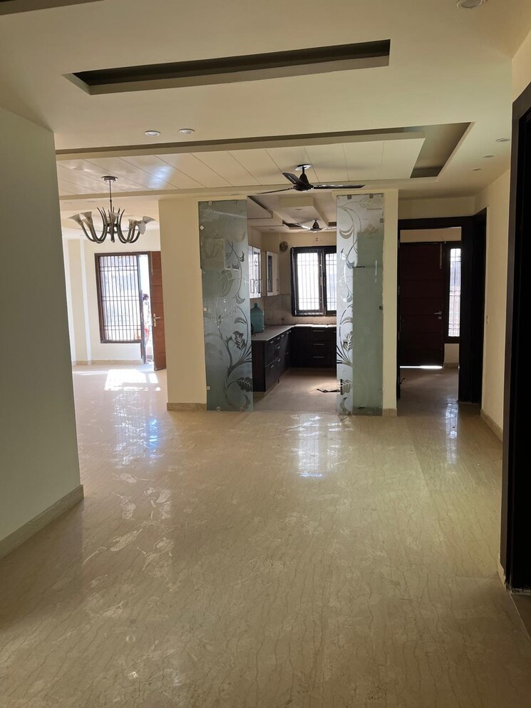 Room, shivaji park 4 Bedroom 2200 Sq.Ft. Builder Floor In Shivaji Park Delhi 8974896