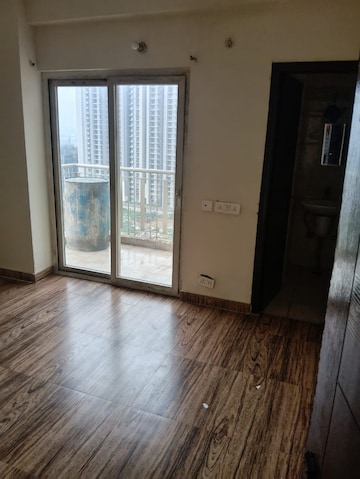 Room in 3.5 BHK Apartment at Anthem French Apartment, Sector 16b Greater Noida – for Sale