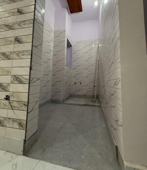 Bathroom in 2.5 BHK Builder Floor at Sector 33 – for Sale