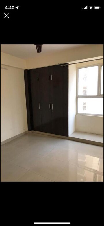 Room in 3 BHK Apartment at Anthem French Apartment, Sector 16b Greater Noida – for Rent