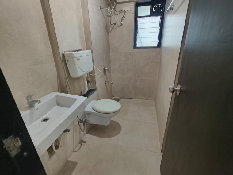 Bathroom, runwal-pearl 2.5 Bedroom 881 Sq.Ft. Apartment In Manpada Thane 8974996