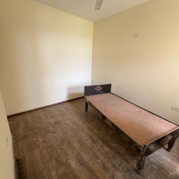 Room in 3 BHK Apartment at Piedmont Taksila Heights, Sector 37c – for Rent