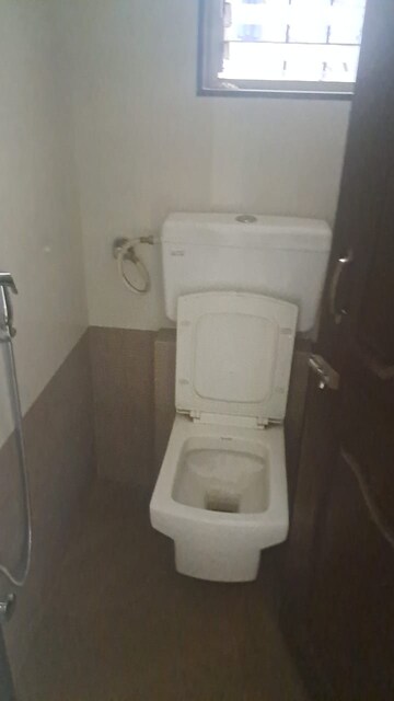 Master Bedroom in 2 BHK Apartment at Aundh – for Rent