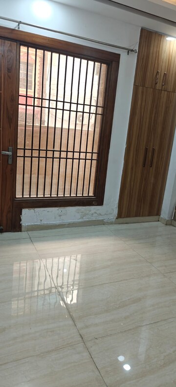 Room in  Warehouse at Vasundhara Sector 1 – for Rent