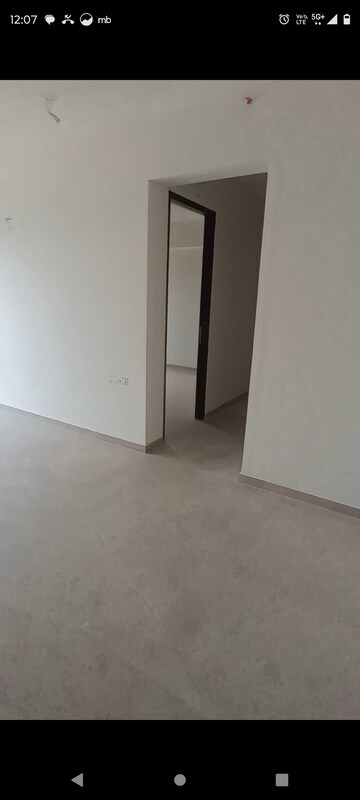 Room in 2 BHK Apartment at Indiabulls One Indiabulls, Pokhran Road No Two – for Rent
