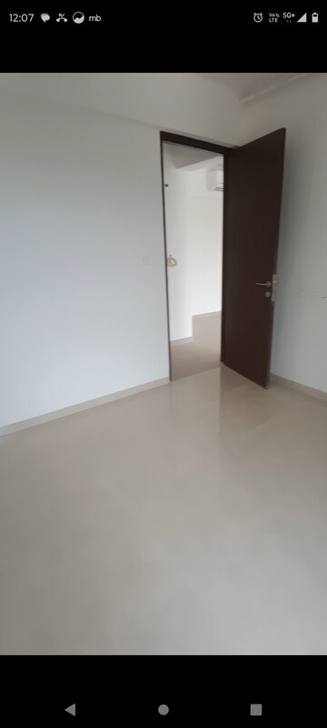 Room in 2 BHK Apartment at Indiabulls One Indiabulls, Pokhran Road No Two – for Rent