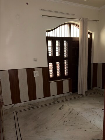 Room in 2 BHK Builder Floor at Sector 02 – for Rent