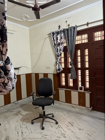 2 BHK Builder Floor For Rent in Sector 02