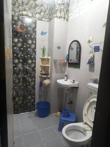 Bathroom in 2.5 BHK Builder Floor at Mayur Vihar Phase 1 – for Rent