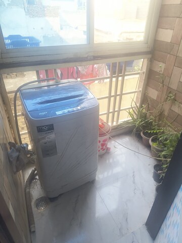 Parking in 2.5 BHK Builder Floor at Mayur Vihar Phase 1 – for Rent