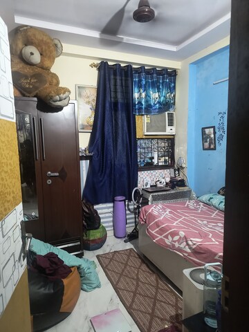 Living Room in 2.5 BHK Builder Floor at Mayur Vihar Phase 1 – for Rent