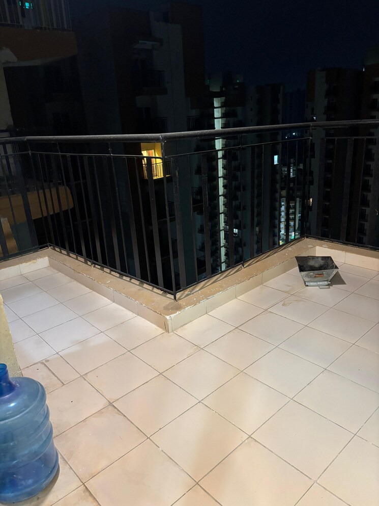 Balcony, amrapali-centurian-park 2 Bedroom 1150 Sq.Ft. Apartment In Tech Zone 4 Greater Noida Greater Noida 8975054