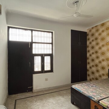 Room in 3 BHK Builder Floor at YK Homes, Sector 42 – for Sale