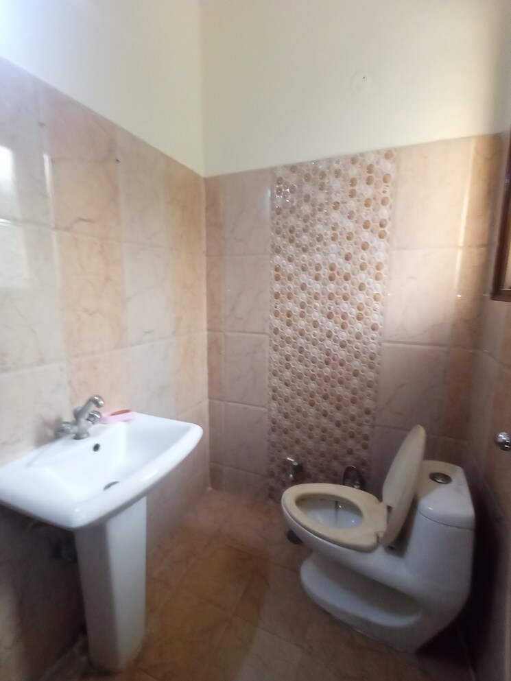 Bathroom, sector 4 2 Bedroom 1600 Sq.Ft. Independent House In Sector 4 Panchkula 8975047