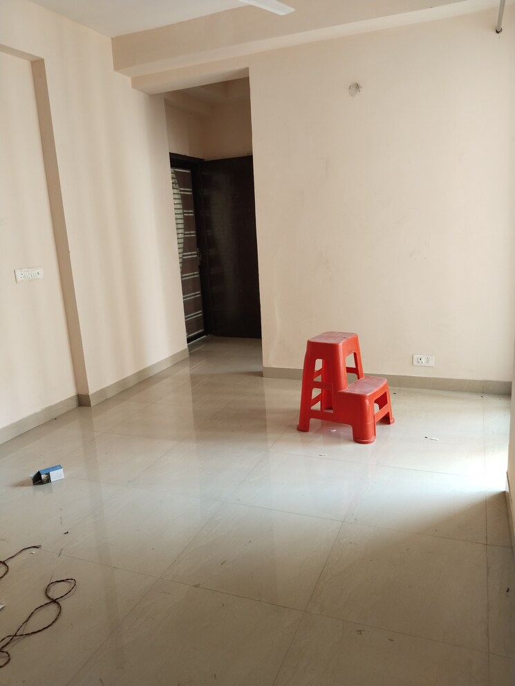 Room, amrapali-dream-valley 2.5 Bedroom 920 Sq.Ft. Apartment In Tech Zone 4 Greater Noida Greater Noida 8975059