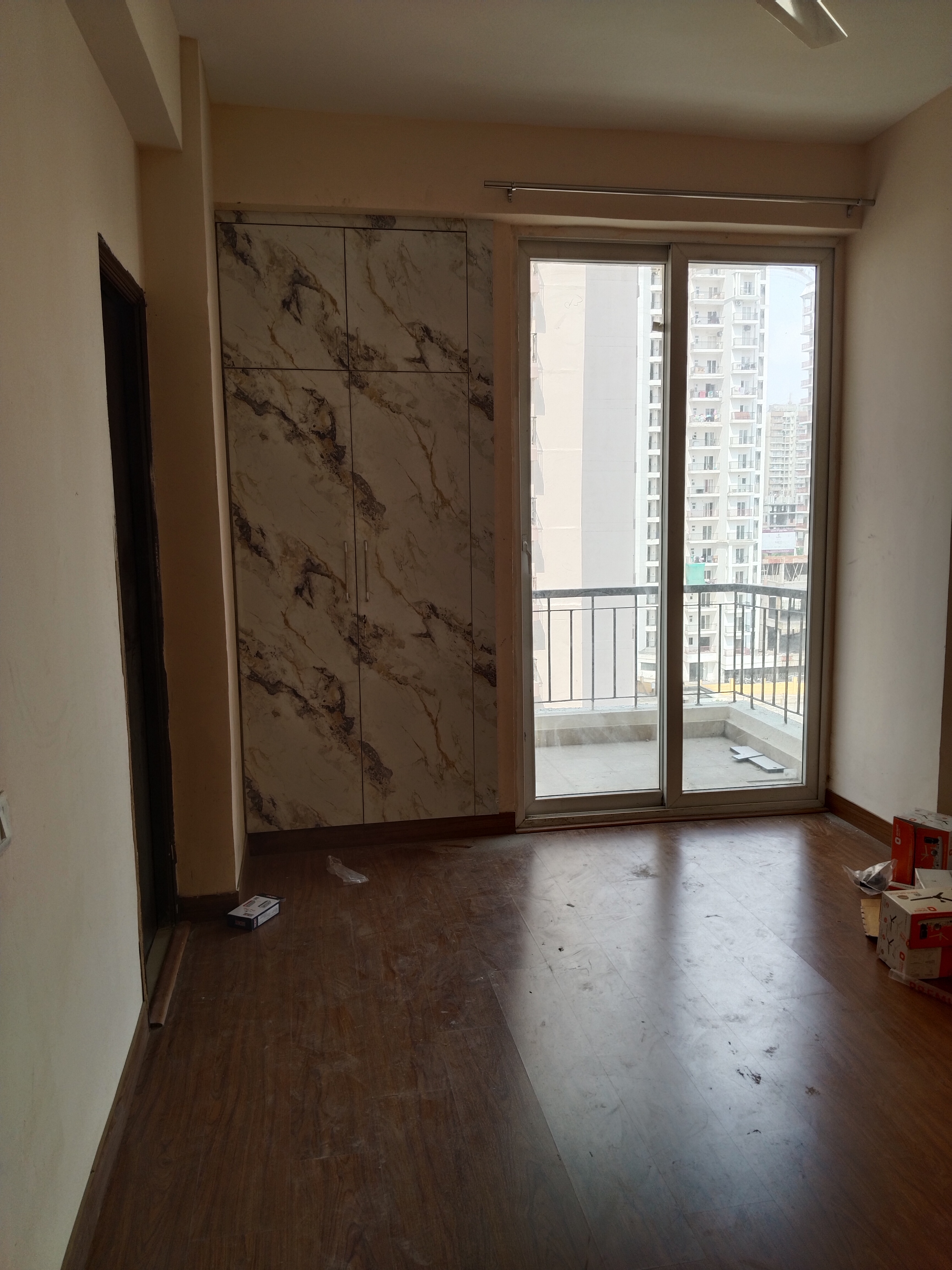 2.5 BHK + Pooja Room Apartment For Rent in Amrapali Dream Valley