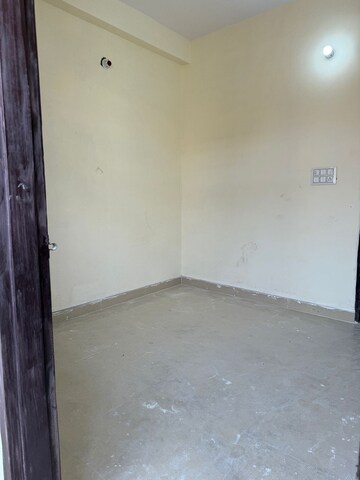 Room in 2 BHK Builder Floor at Mayur Vihar Phase 1 – for Sale