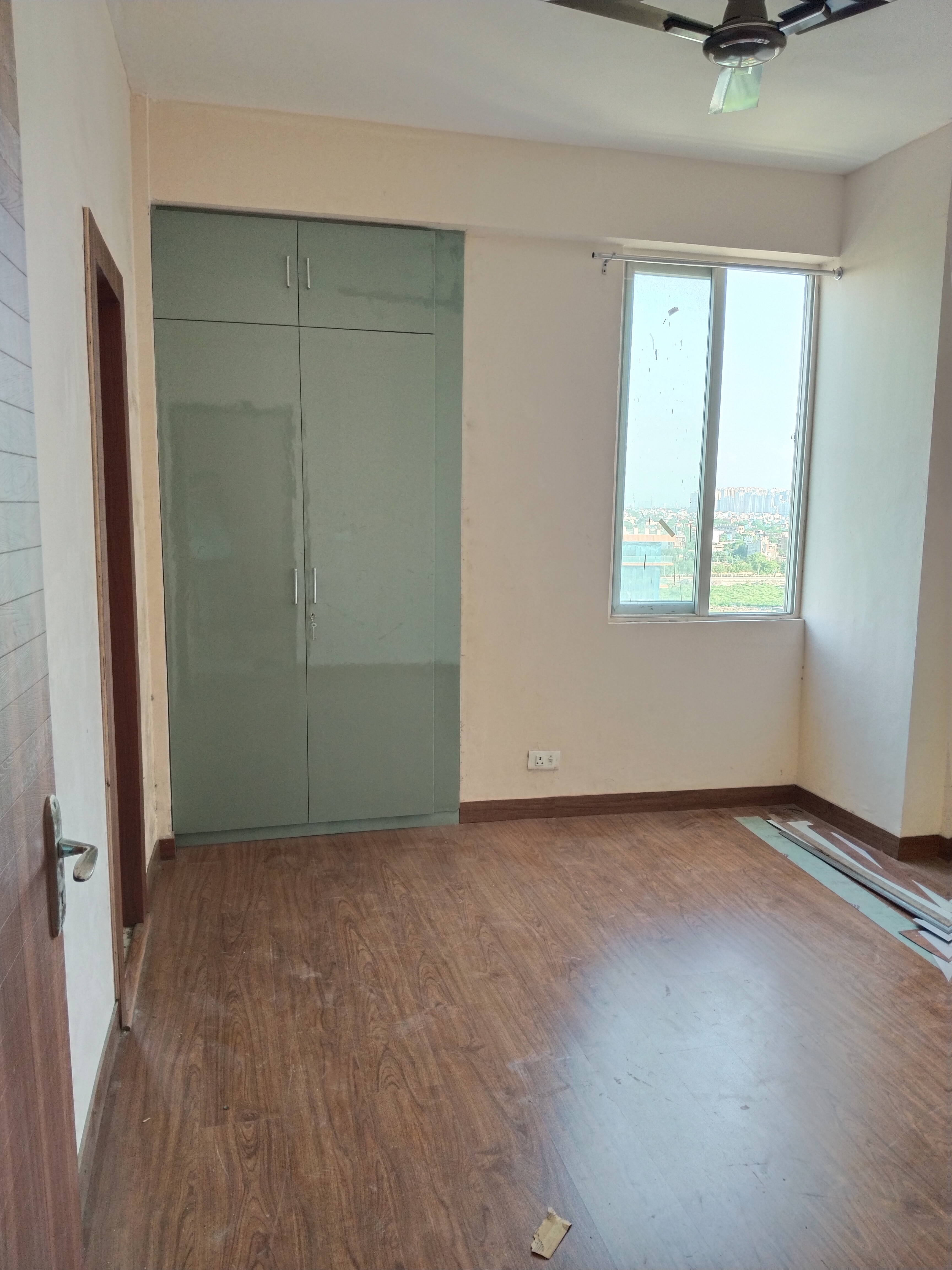 3 BHK + Extra Room Apartment For Rent in Amrapali Dream Valley