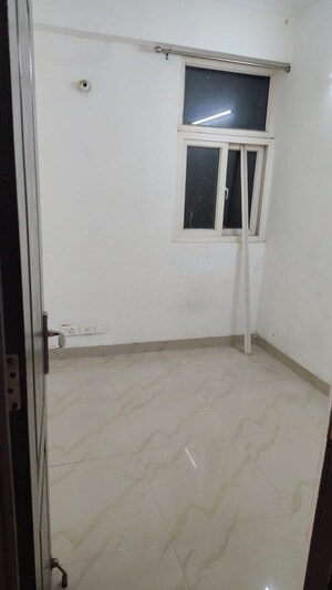 Room in 3 BHK Apartment at Eros Sampoornam, Sector 2 Greater Noida – for Sale