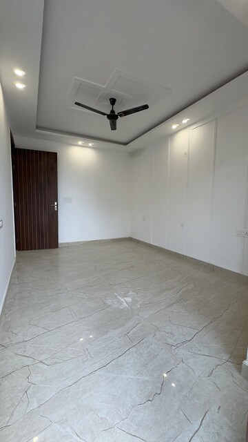 Room in 2 BHK Builder Floor at Chattarpur – for Rent