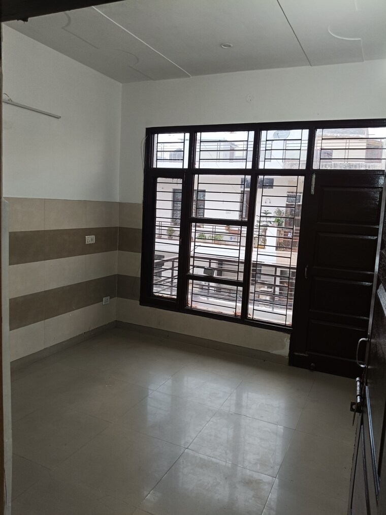 Room, dhakoli 3 Bedroom 1350 Sq.Ft. Builder Floor In Dhakoli Zirakpur 8975085