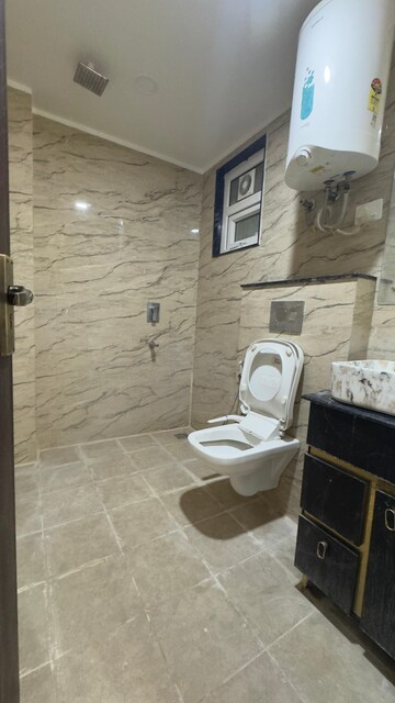 Bathroom in 3 BHK Builder Floor at Palm Residency Chhatarpur, Chattarpur – for Rent