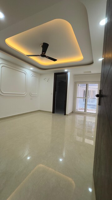 Room in 3 BHK Builder Floor at Palm Residency Chhatarpur, Chattarpur – for Rent