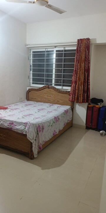 Bedroom in 2 BHK Apartment at Amanora Trendy Homes, Hadapsar – for Rent