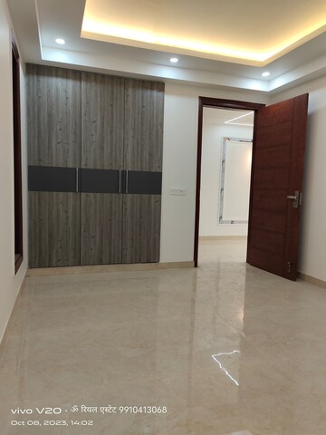 Room in 3 BHK Builder Floor at Palm Residency Chhatarpur, Chattarpur – for Rent