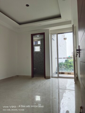 Room in 3 BHK Builder Floor at Palm Residency Chhatarpur, Chattarpur – for Rent