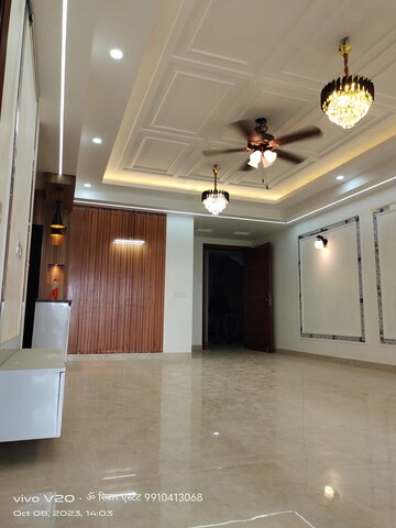 Bathroom in 3 BHK Builder Floor at Palm Residency Chhatarpur, Chattarpur – for Rent