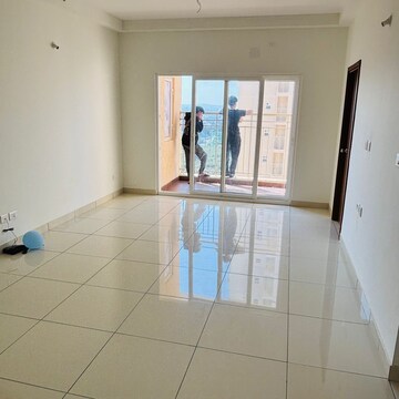 Room in 3 BHK Apartment at Bagaluru – for Sale