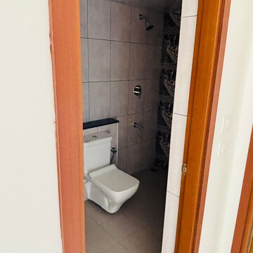 Bathroom in 3 BHK Apartment at Bagaluru – for Sale