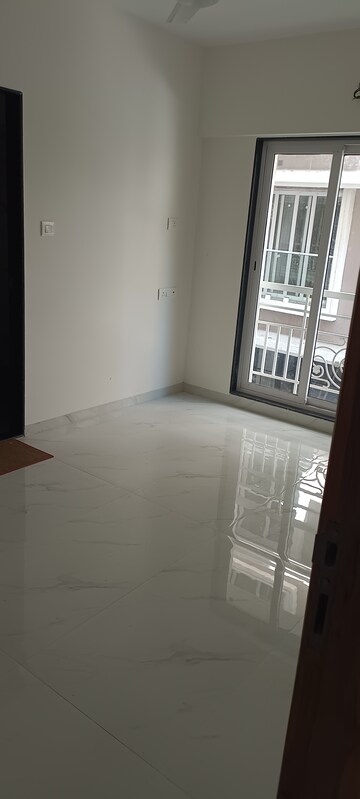 Room in 2 BHK Apartment at Anuraag Apartment, Santacruz West – for Rent