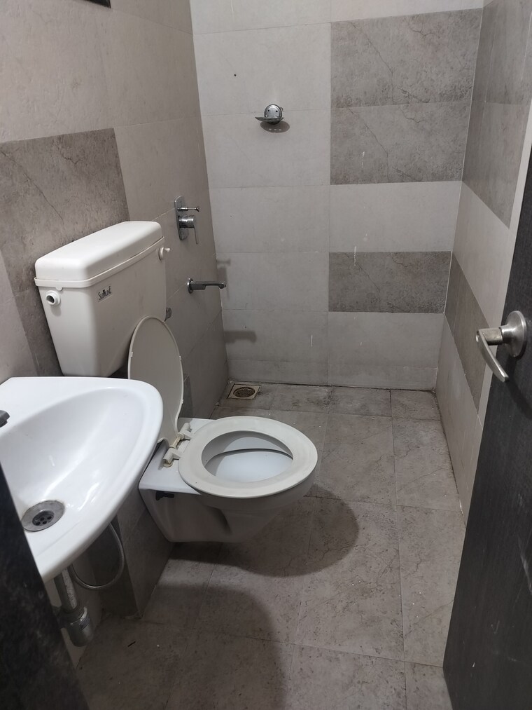 Bathroom, ishwar-bliss 2 Bedroom 1050 Sq.Ft. Apartment In Nerul Navi Mumbai 8975145