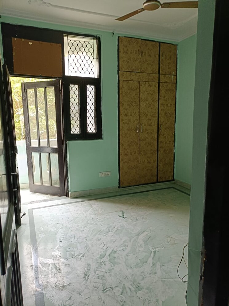 Room, mayur vihar phase 1 6 Bedroom 2650 Sq.Ft. Apartment In Mayur Vihar Phase 1 Delhi 8975179