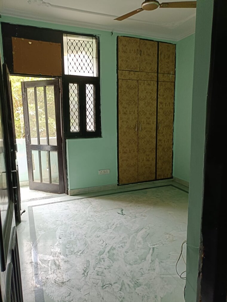 Room, mayur vihar phase 1 6 Bedroom 2650 Sq.Ft. Apartment In Mayur Vihar Phase 1 Delhi 8975179