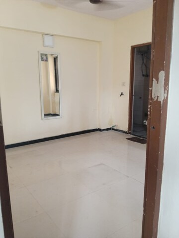 Room in 3 BHK Apartment at Kopar Khairane – for Rent