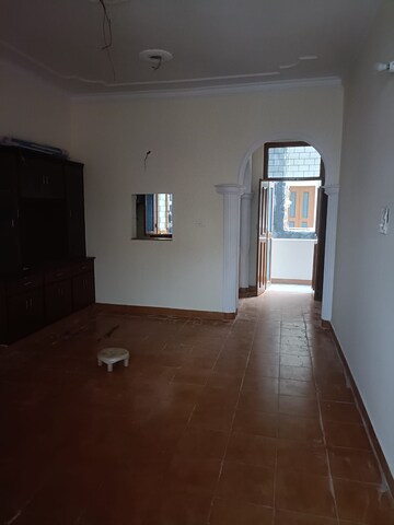 Room in 2.5 BHK Independent House at RWA Apartments Sector 40, Sector 40 – for Rent