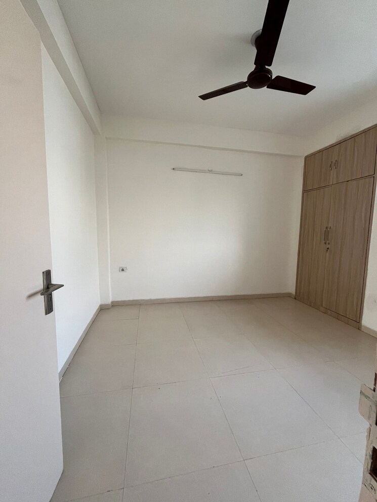 Room, vatika-india-next 2 Bedroom 930 Sq.Ft. Builder Floor In Sector 82 Gurgaon 8975265