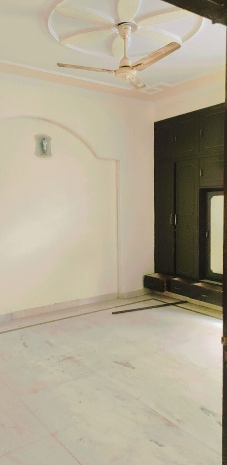 Room, rail-vihar-sector-30 2 Bedroom 1450 Sq.Ft. Independent House In Sector 30 Noida 8975275