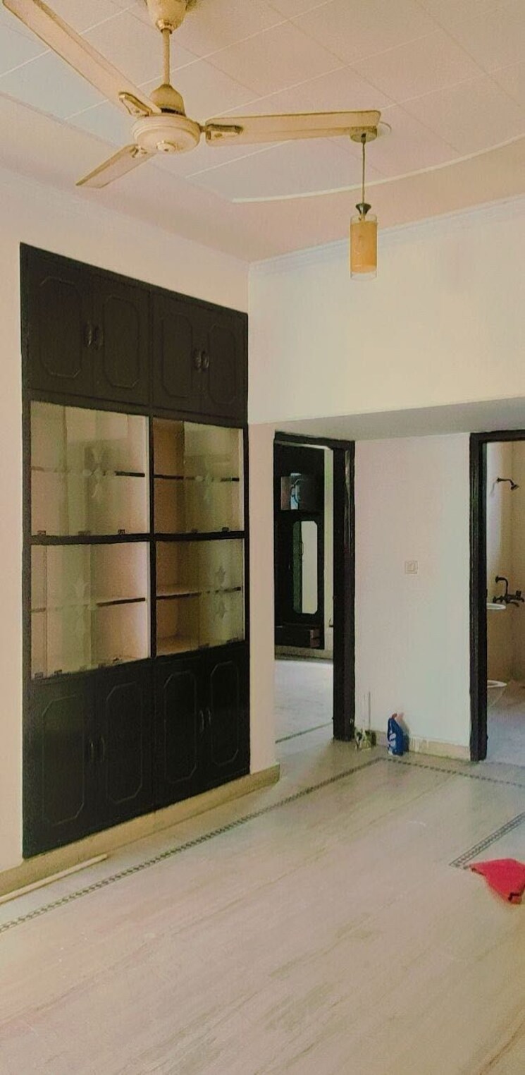 Room, rail-vihar-sector-30 2 Bedroom 1450 Sq.Ft. Independent House In Sector 30 Noida 8975275