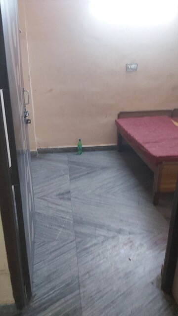 Room in 1.5 BHK Builder Floor at Mayur Vihar – for Rent
