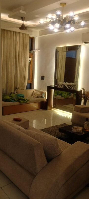 Living Room in 1.5 BHK Builder Floor at RWA Apartments Sector 47, Sector 47 – for Rent