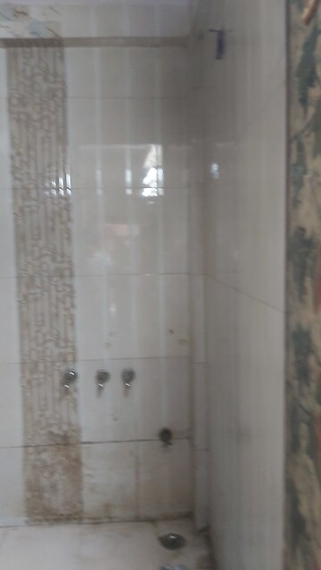 Furnished Amenities in 1.5 BHK Builder Floor at Mayur Vihar – for Rent