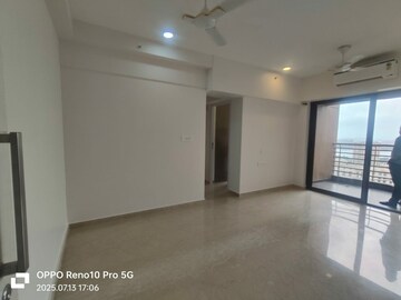 Room in 2 BHK Apartment at Kanakia Silicon Valley, Powai – for Rent